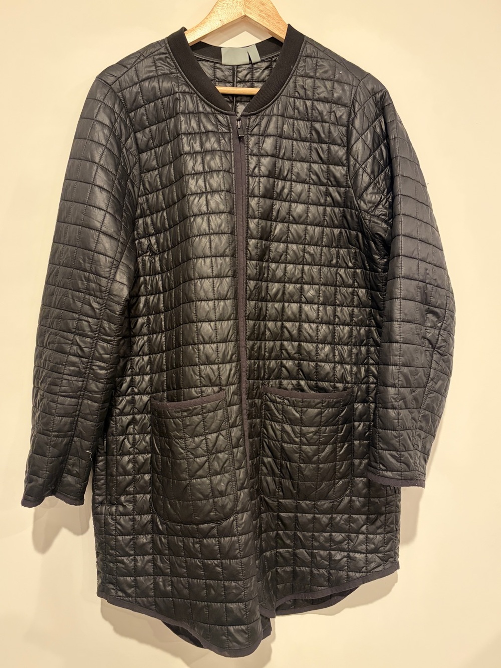 Athleta Size L Black Grandview PrimaLoft Shell Quilted Long Bomber Jacket Coat